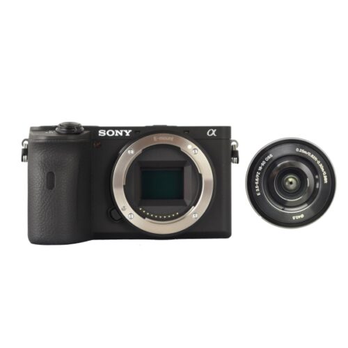 SONY A6600 + 16‑50 F/3.5‑5.6 OSS – widok frontowy w kolorze czarnym