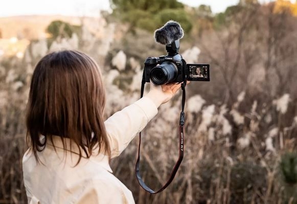 Jedno urządzenie do zdjęć i filmów